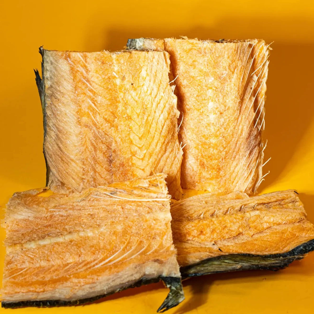 Freeze-Dried Salmon Backs Chews for Dogs - Golden Nibbles