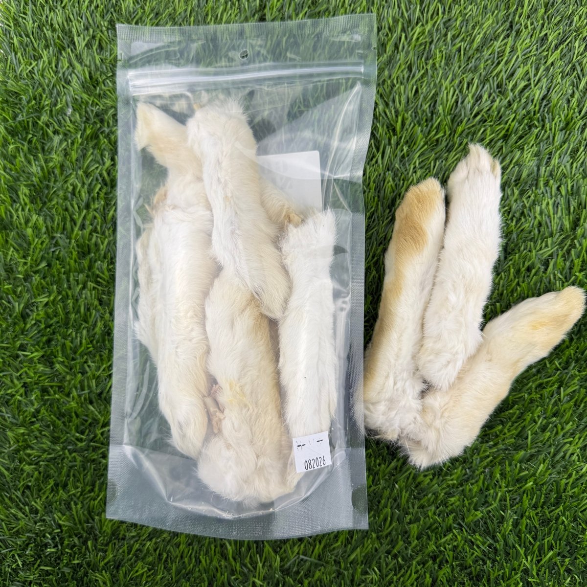 Freeze-Dried Rabbit Feet (Back Feet - Large)