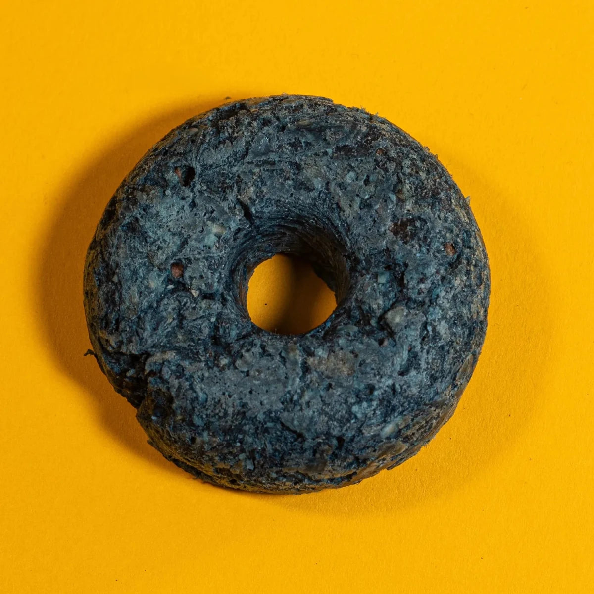 Freeze-Dried Duck & Spirulina Donut Treat for Dogs & Cats - Golden Nibbles